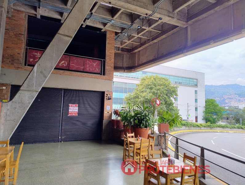 Local en Ambos en Campo Amor